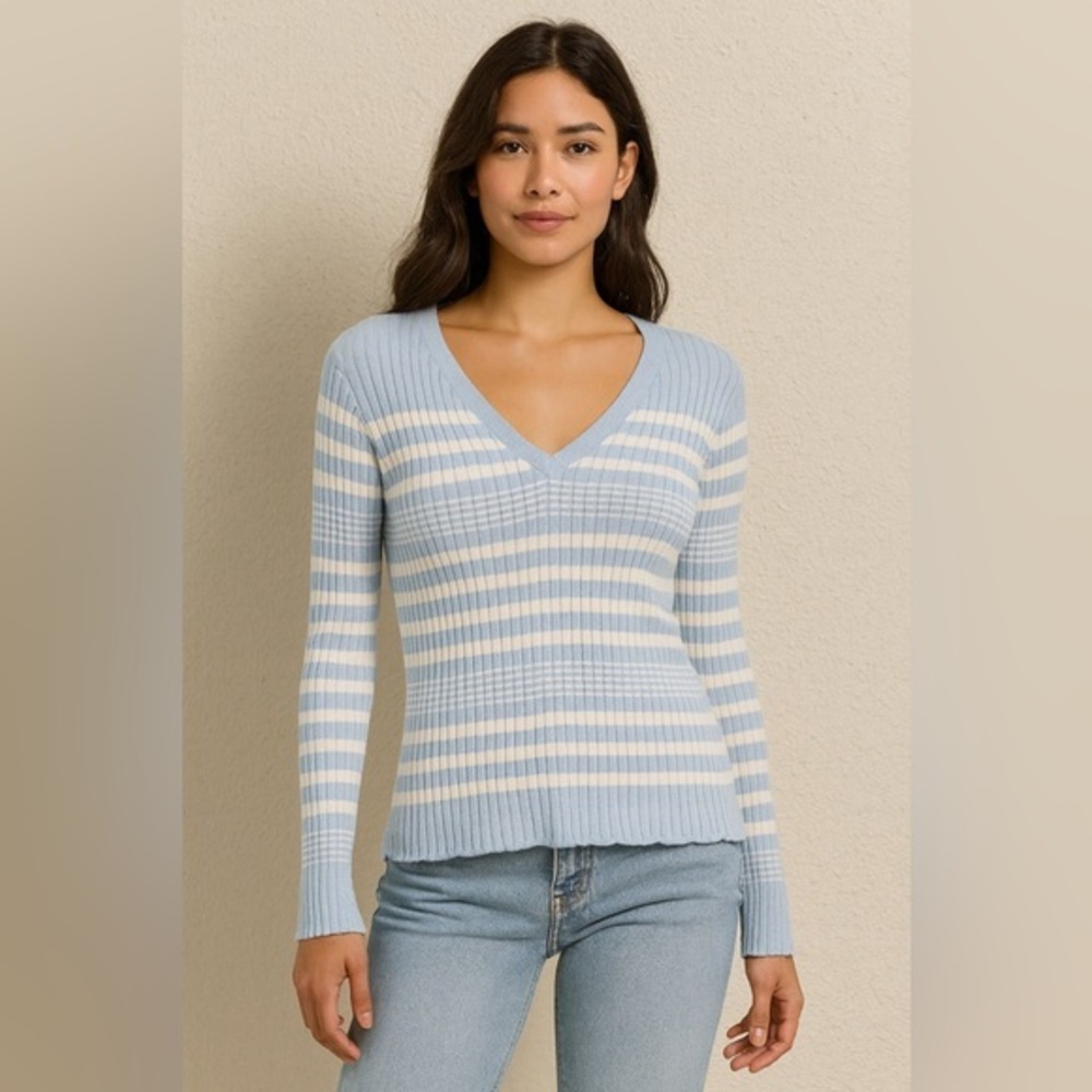 Madison Light Blue and white V-Neck Sweater Size XL